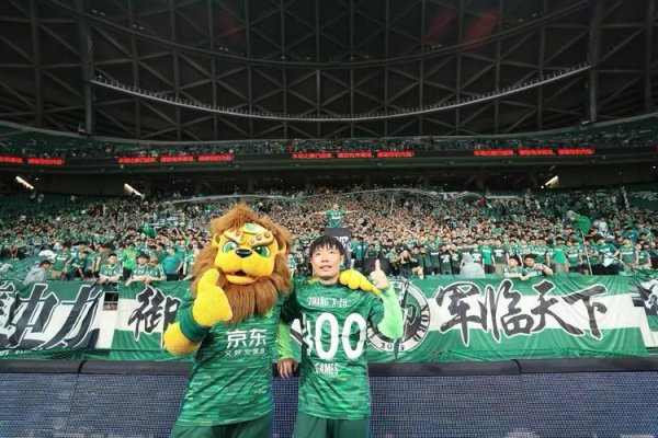 尊龙凯时网址 向张稀哲致敬：国安球迷再出新花样，一切皆是最佳安排