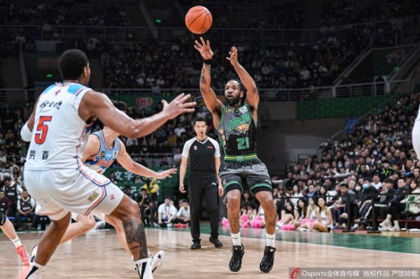 尊龙凯时网址 威尔斯50分辽宁大胜新疆 首钢1分险胜同曦