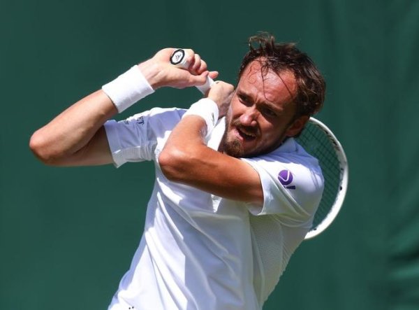 尊龙凯时官网 温网-德约科维奇第16次进男单16强 穆雷混双退赛