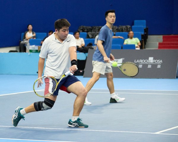 尊龙凯时网址 网球联赛粤港澳大区联赛 毛亮/刘彬和姚笛/王刘玲建功